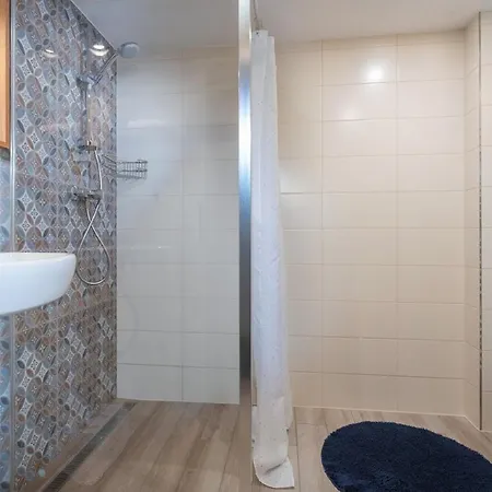 Pod Homolkou Apartment *